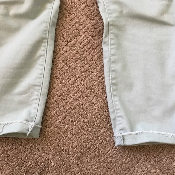 Jessica Simpson | Maternity | Distressed Crops - Picture 3 of 6